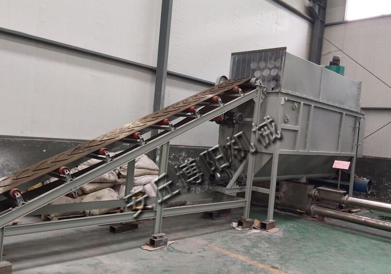 水泥拆包機(jī)是怎樣運(yùn)轉(zhuǎn)工作的呢？