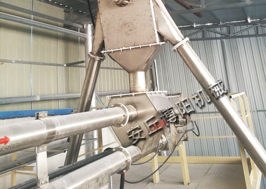 化工行業(yè)管鏈?zhǔn)捷斔蜋C(jī)怎樣選擇材質(zhì)？