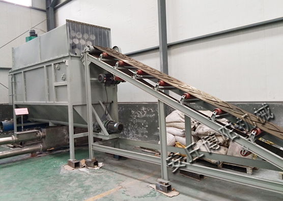 選購PP粉自動破袋機(jī)，它的規(guī)格你了解了嗎