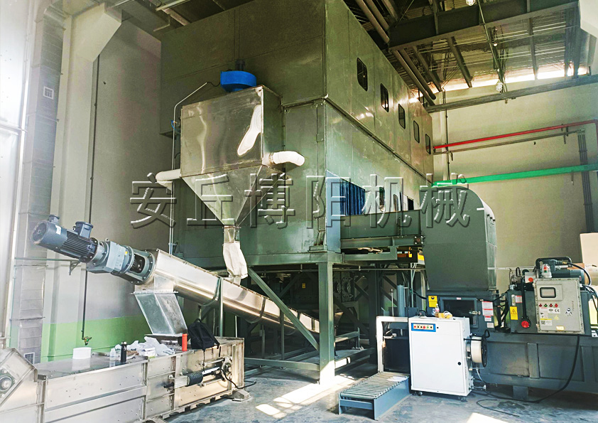 膨潤(rùn)土全自動(dòng)噸袋破袋機(jī)適用工況和行業(yè)是什么？