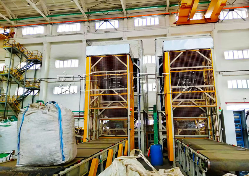 聚合硫酸鐵全自動(dòng)噸袋拆包機(jī)的特點(diǎn)和應(yīng)用行業(yè)有哪些？