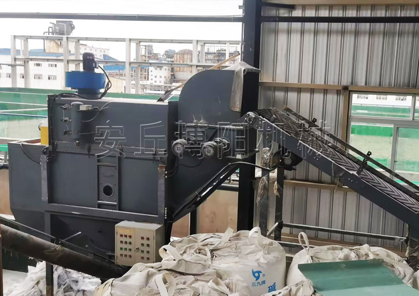 片堿自動拆包機有哪些優(yōu)勢特點呢？