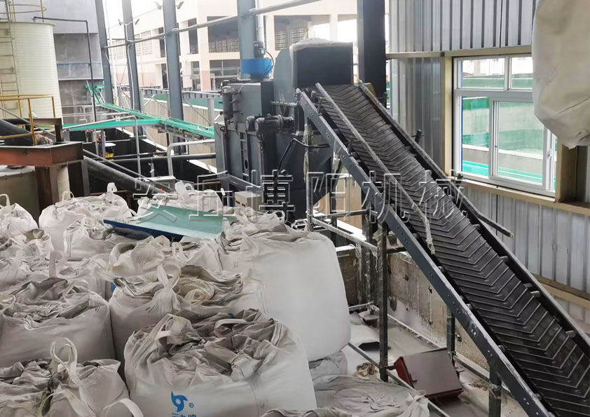 純堿自動(dòng)拆包機(jī)工作原理 自動(dòng)拆袋機(jī)的主要結(jié)構(gòu)組成